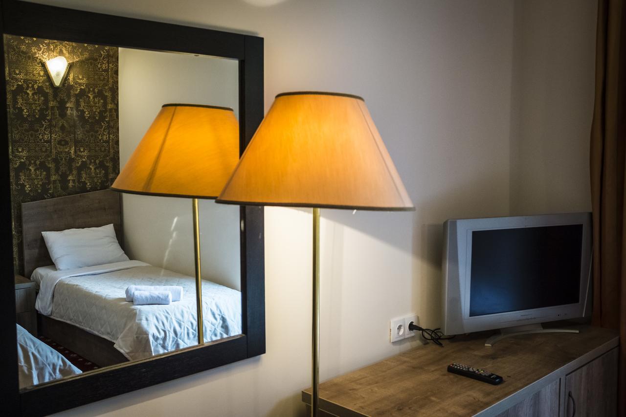 Orange Hotel Gonio Bagian luar foto
