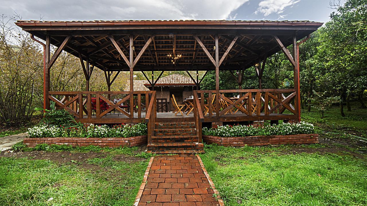 Orange Hotel Gonio Bagian luar foto